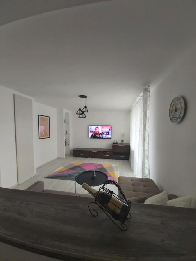 Chic Apartament Дева Екстер'єр фото